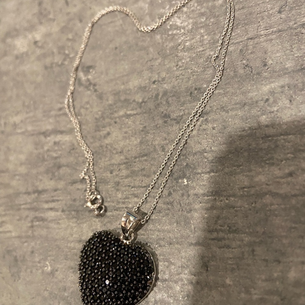PRICE DROP! 4 cttw Black Spinel Heart Necklace - Picture 4 of 8
